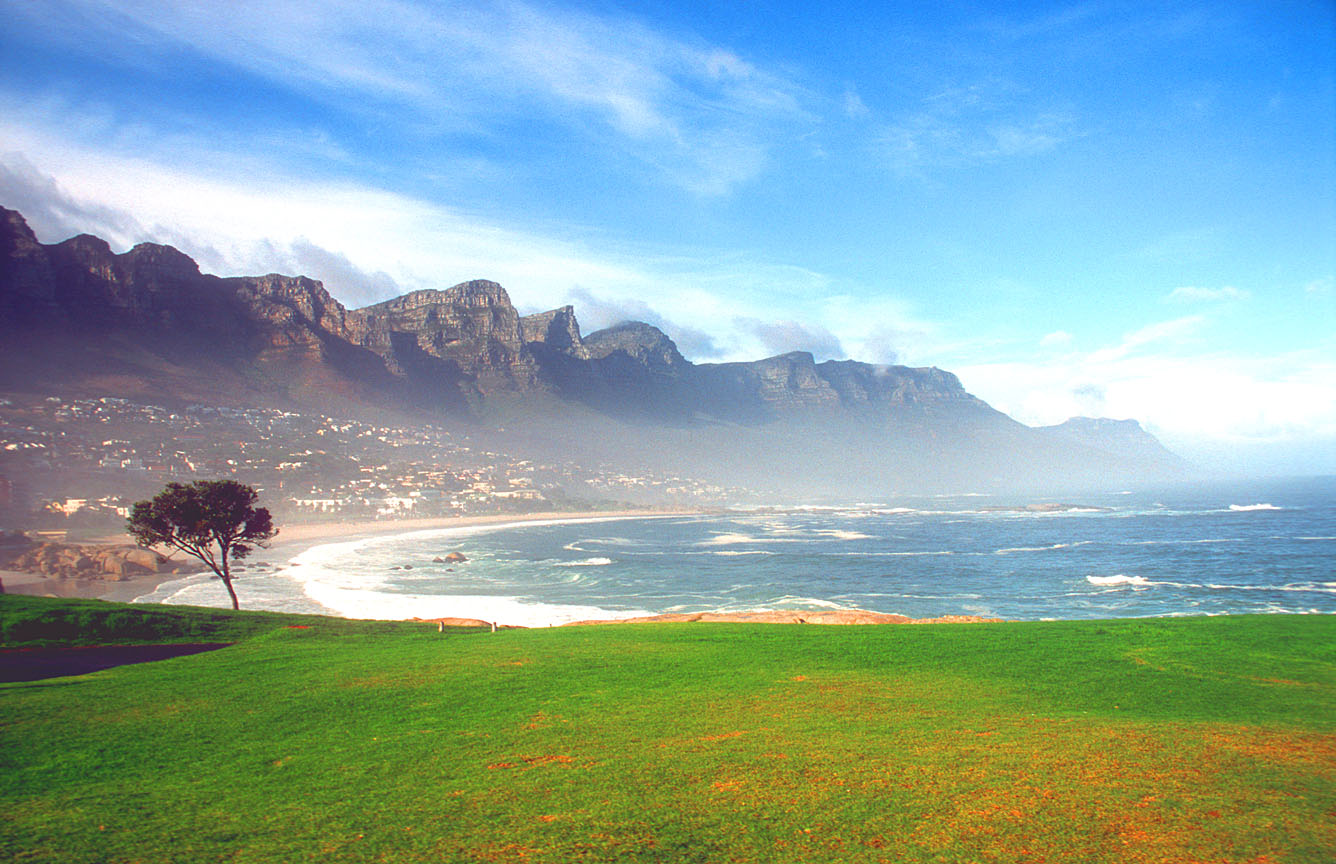 CPT%20Camps%20Bay%20beach%20with%20Twelve%20Apostles%20mountains%20in%20the%20morning%20b.jpg